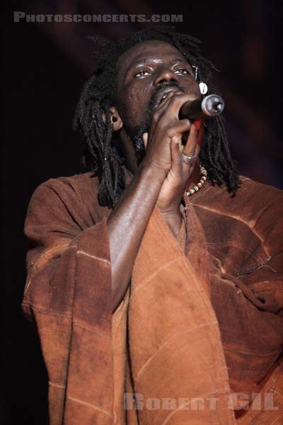 TIKEN JAH FAKOLY - 2005-09-09 - LA COURNEUVE - Parc Departemental - Grande Scene - 